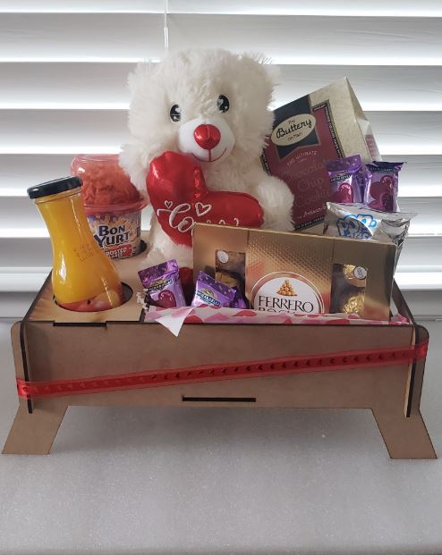 San Valentine Tray with sweet and salty treats